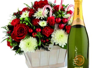 Cesto di fiori misti natalizi e Champagne