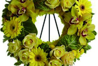 Corona orchidee rose e fiori