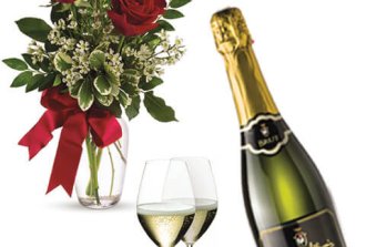 tre rose rosse con champagne